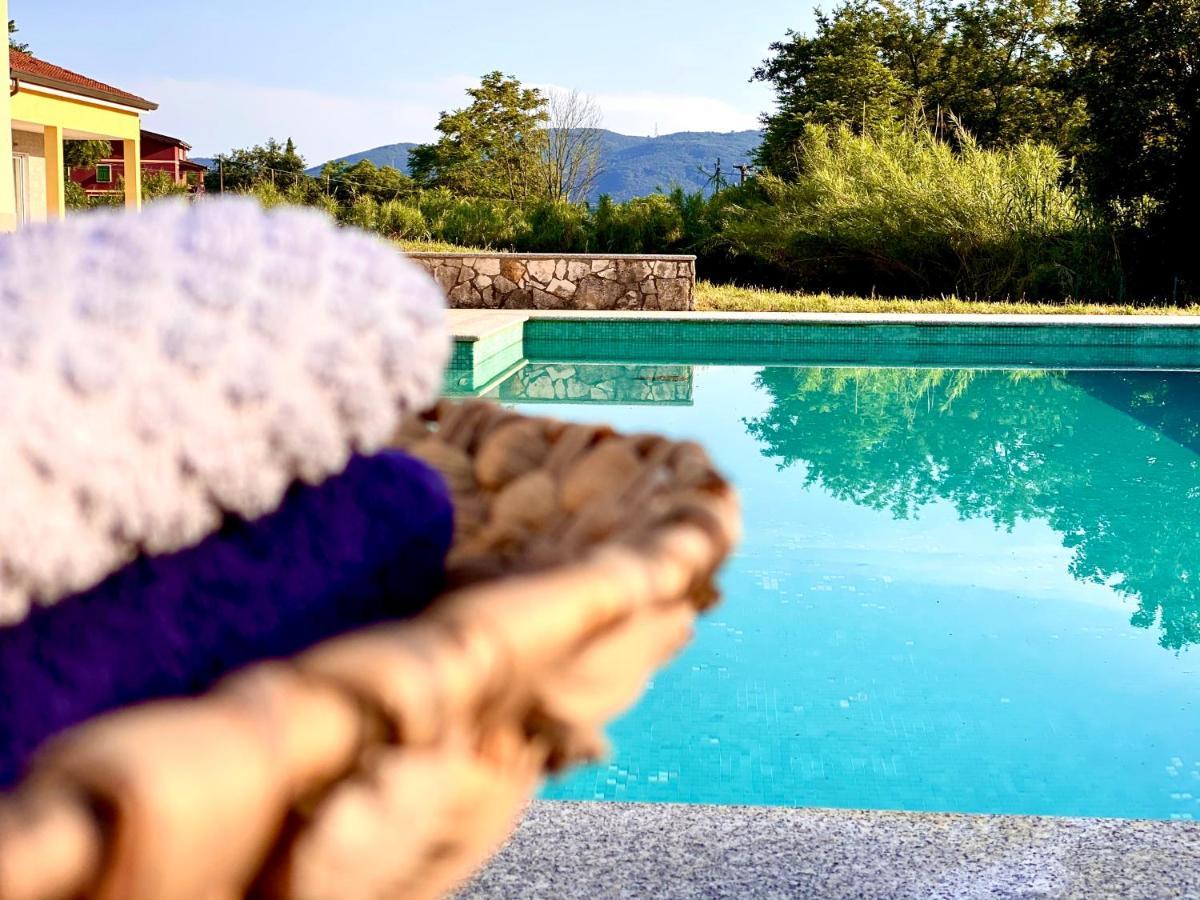Le Village Sarzana Ngoại thất bức ảnh