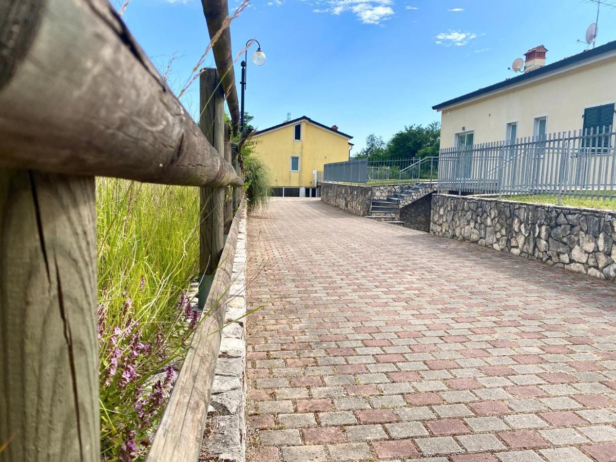 Le Village Sarzana Ngoại thất bức ảnh