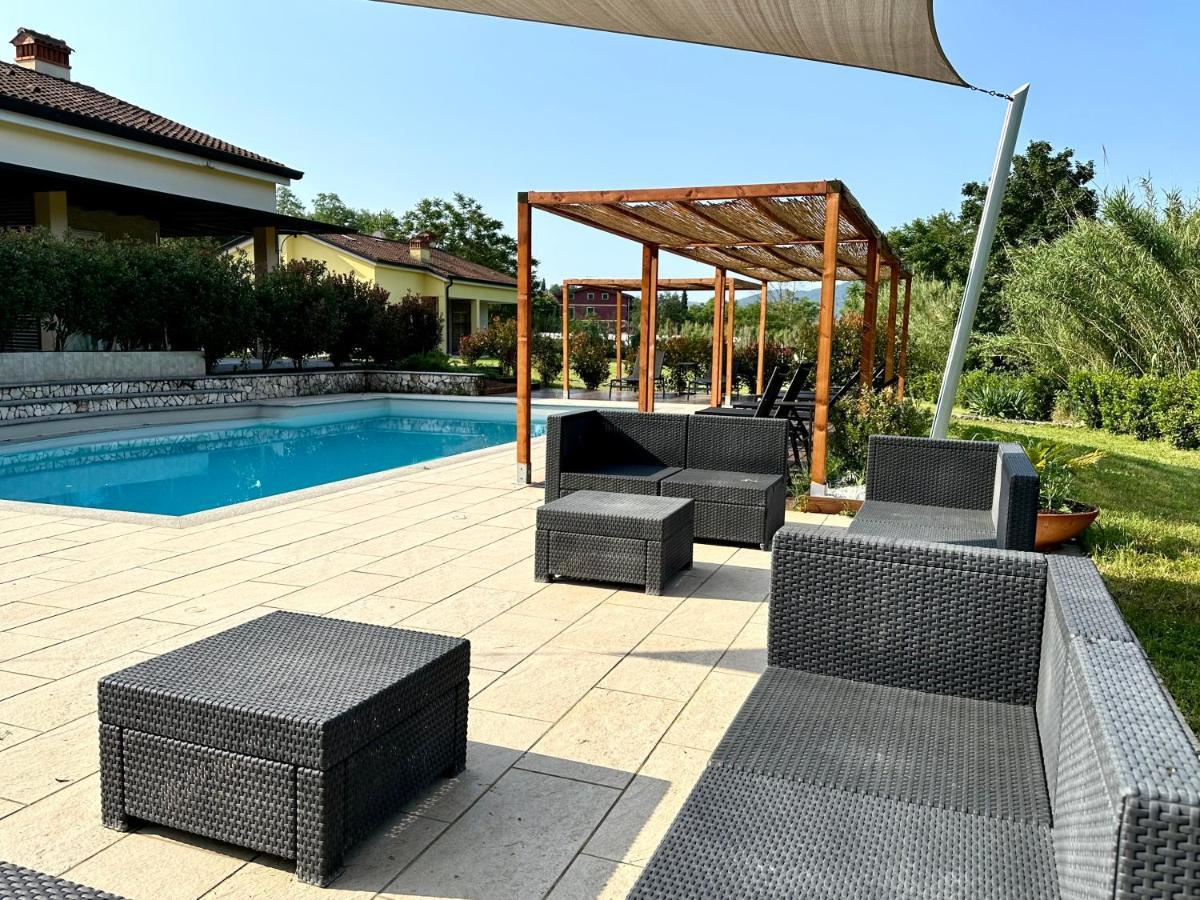 Le Village Sarzana Ngoại thất bức ảnh